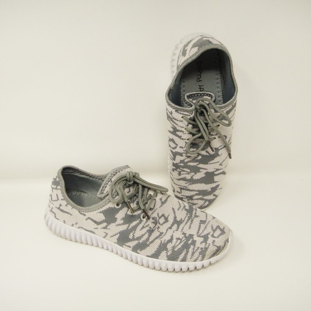Dirty Laundry Womens Gray Camo Slip On Lace Adjust Comfort Sneakers Shoes sz 8 - Picture 2 of 12